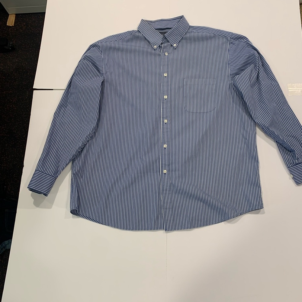 Roundtree & Yorke Navy Striped Button Down Shirt